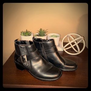 Earth Origins size 8 patent leather booties